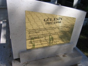 Gul_Esin_Mezarı